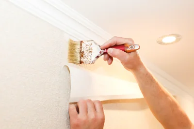Pose de papier peint à Montlebon — revêtements muraux et toiles de verre